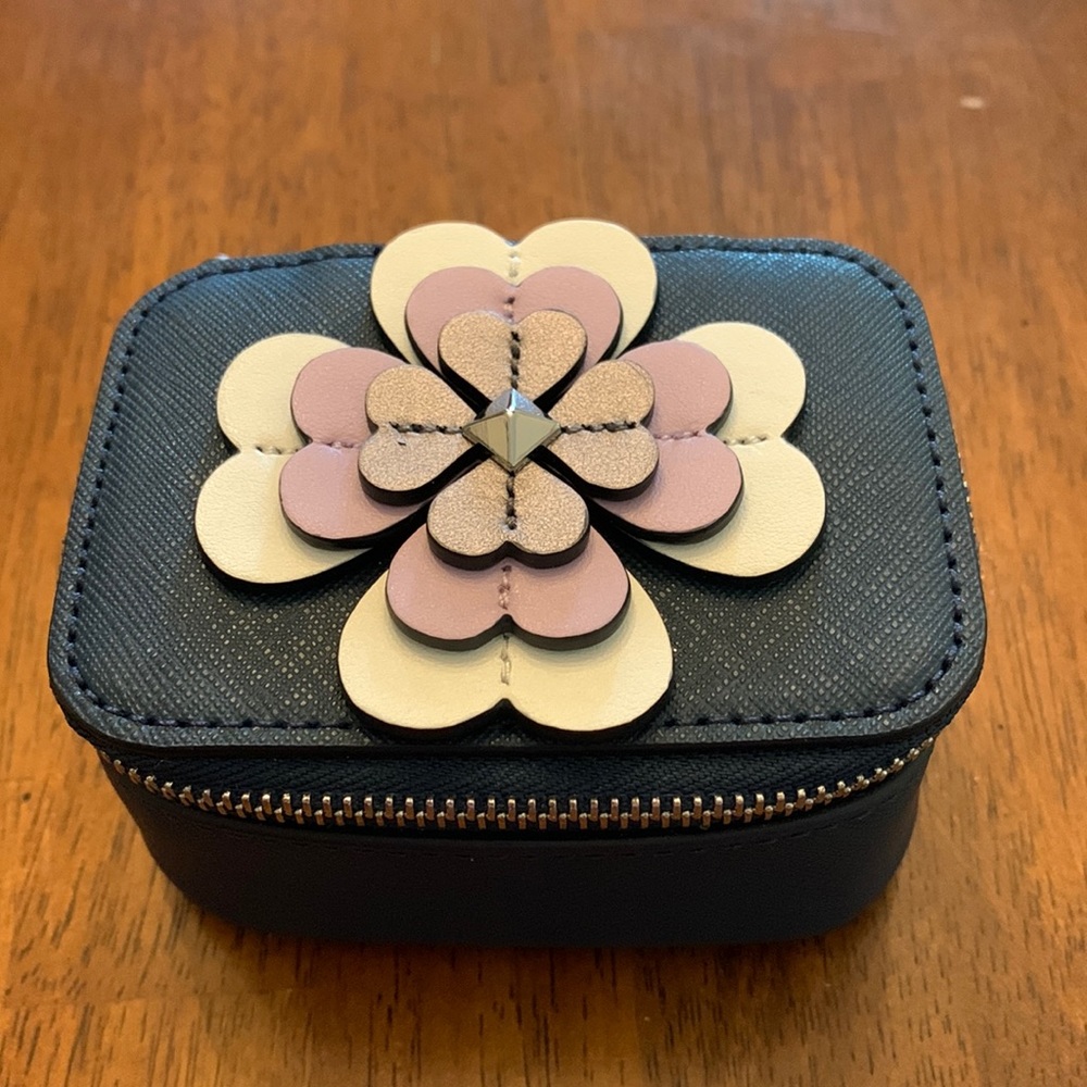 kate spade reiley spade flower appliqué jewelry holder